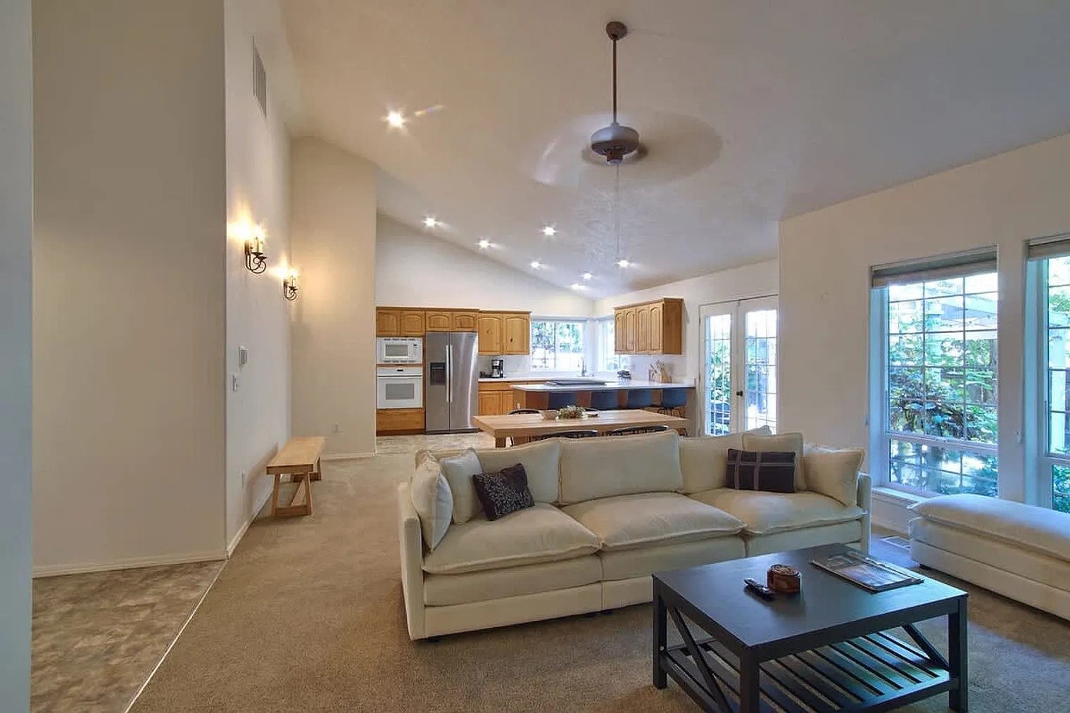 3 bed, 2.0 bath, 1539 sqft, $8,233 — Photo 4