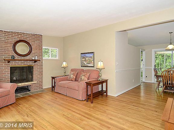 5th image of 509 Marcia Ln