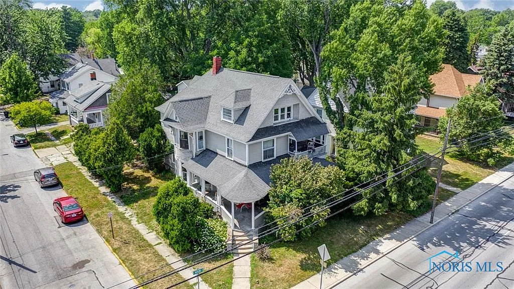 427 N Main St photo 1
