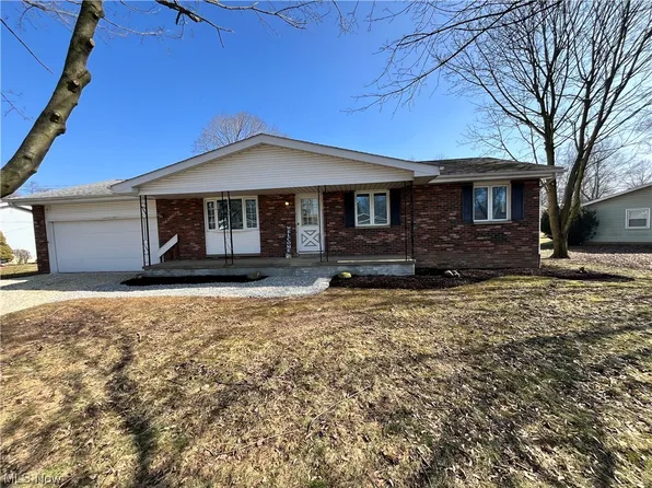 1444 Summerset Dr, Mogadore, OH 44260