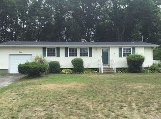 9 Game Ct, East Setauket, NY 11733
