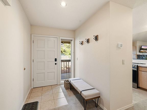 4th image of 3076 Clubhouse Dr