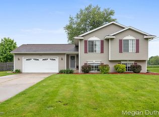 11057 Pleasant Pointe Dr, Allendale, MI 49401