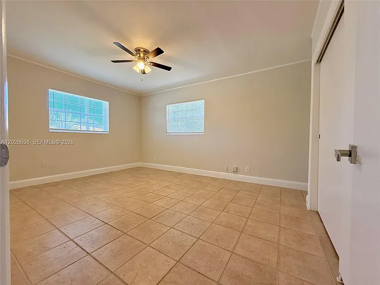 206 SE 3rd Pl — Photo 24