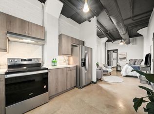 110 Cross St #402, Aurora, IL 60506
