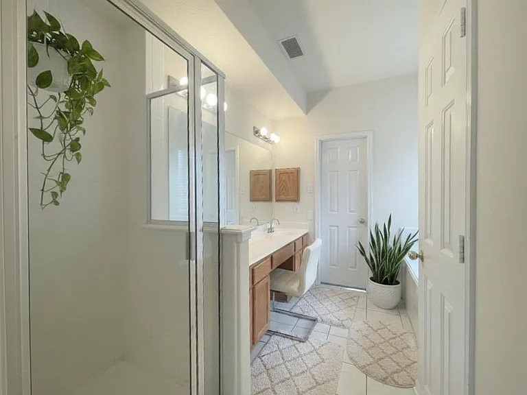 18807 Harbor Key Cir — Photo 33