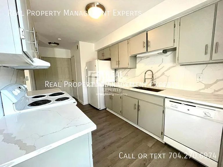 9135 Spyglass Pl #D — Photo 1
