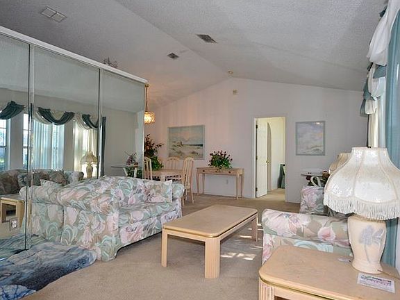 4th image of 2423 Queenswood Cir