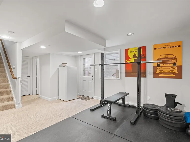 610 Crestwood Dr — Photo 28