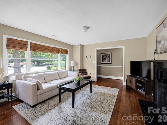 5th image of 1227 Barkley Rd