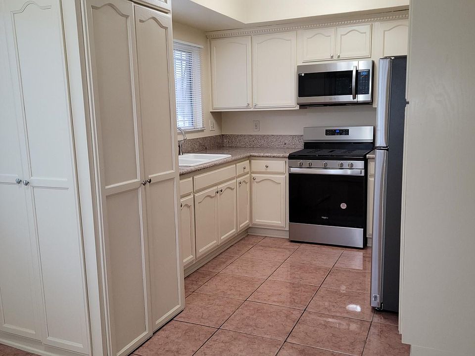 1st image of 3732 E Live Oak St