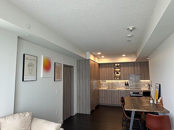 4th image of 85 McMahon Dr #2109