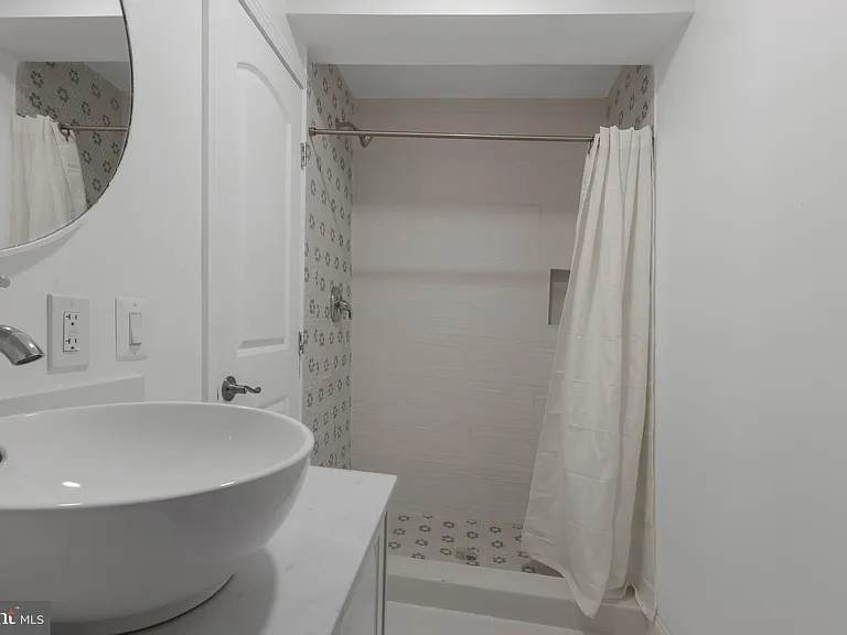3284 Annandale Rd — Photo 32