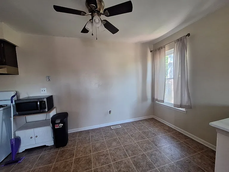 22649 Martin Rd — Photo 6