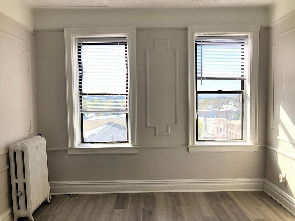 2nd image of 69 Stuyvesant Ave #43B