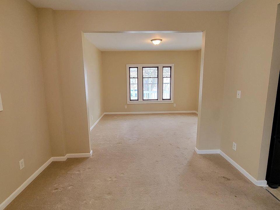 1st image of 304 Holly St #1