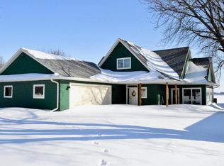 180 Country Club Dr, Lake Park, IA 51347