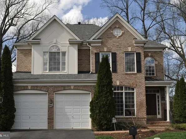 10084 Daniels Run Way, Fairfax, VA 22030