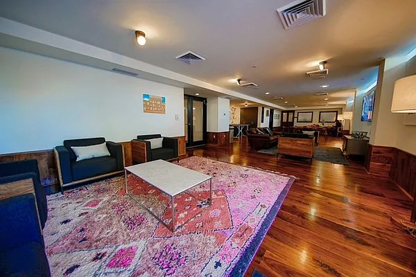 Rented by Domain Companies | media 9