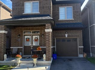 1101 Skyridge Blvd, Pickering, ON L1X0G2