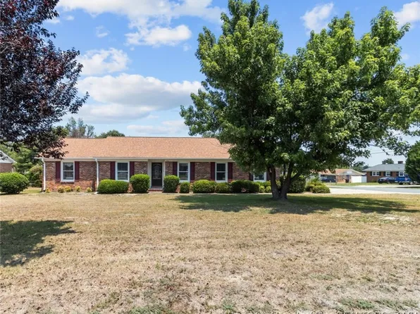 513 Jamestown Ave, Fayetteville, NC 28303