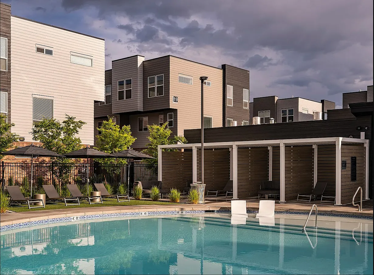 2 bed, 2.5 bath, 1482 sqft, $2,668 — Photo 3