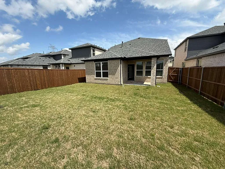 517 Lana Dr — Photo 38