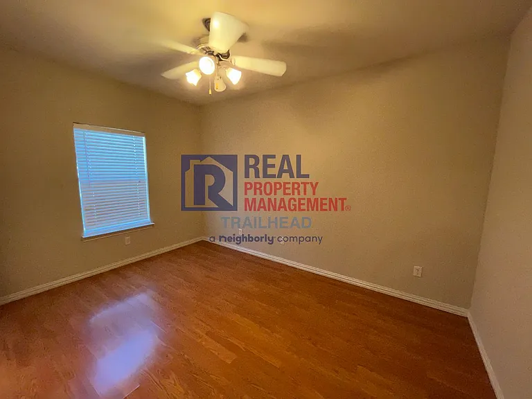 7901 Marydean Ave — Photo 8