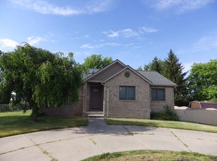 4713 Seventeen Mile Rd, Sterling Heights, MI 48310