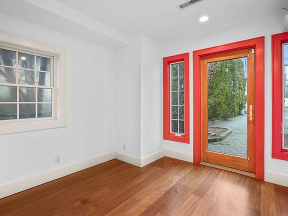 2nd image of 55 Moran Pl #55A