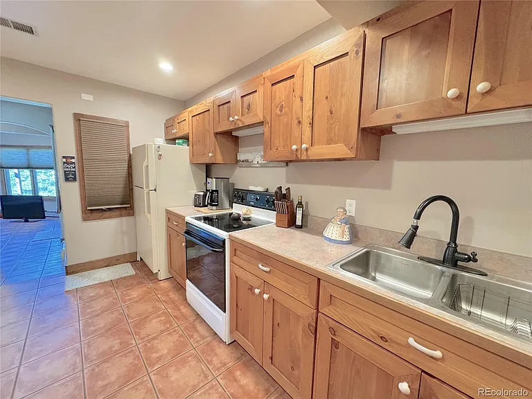 4760 N Lariat Dr — Photo 14