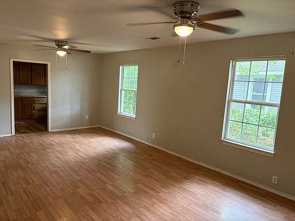 4th image of 1911 Cherry St