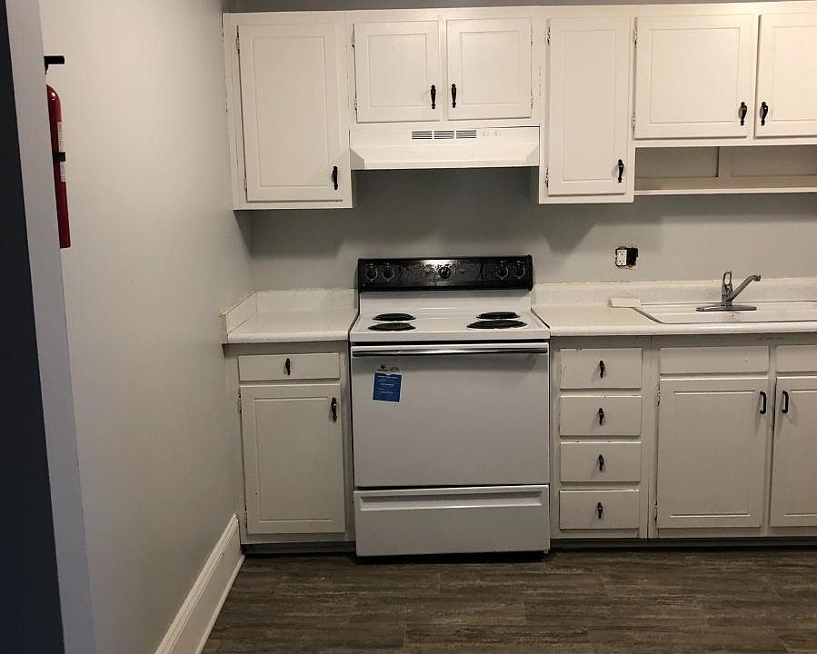 1st image of 1111 N Elm St APT A