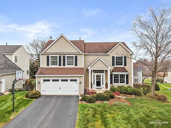 2nd image of 7 Falcon Ridge Ct