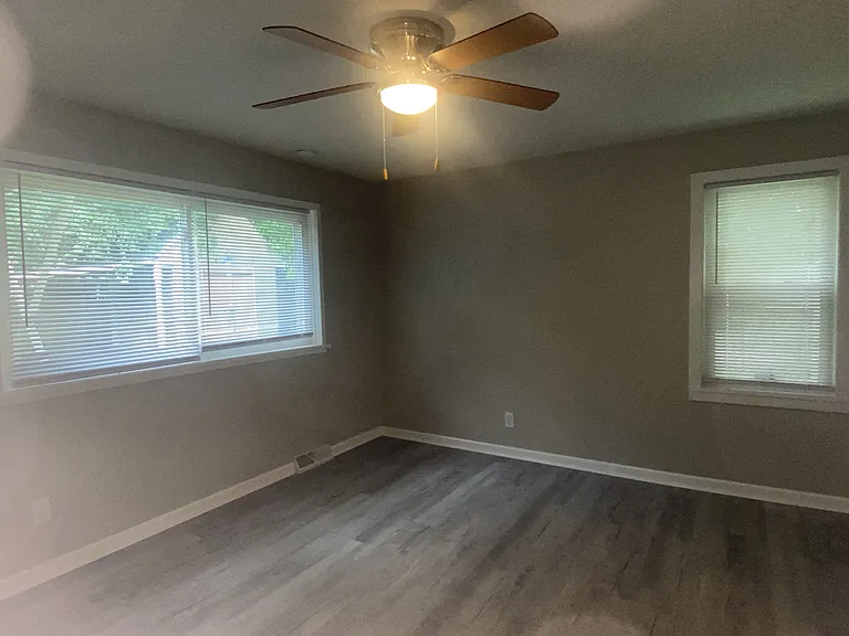 33507 Berville Ct — Photo 12