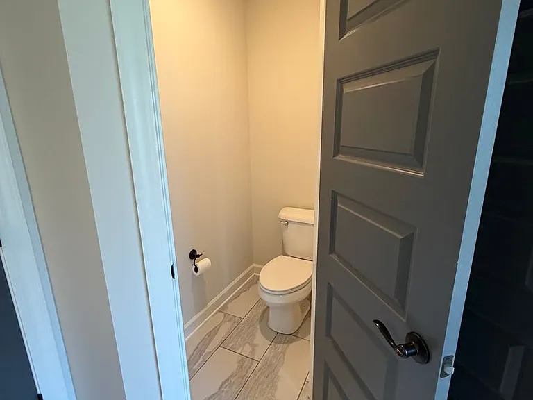 802 Legacy Dr — Photo 9