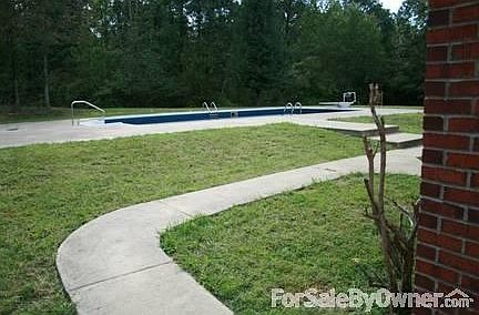 Pool
						:
						20x40 inground pool with salt system, safety cover included