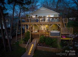 152 Shoreline Rd, New London, NC 28127