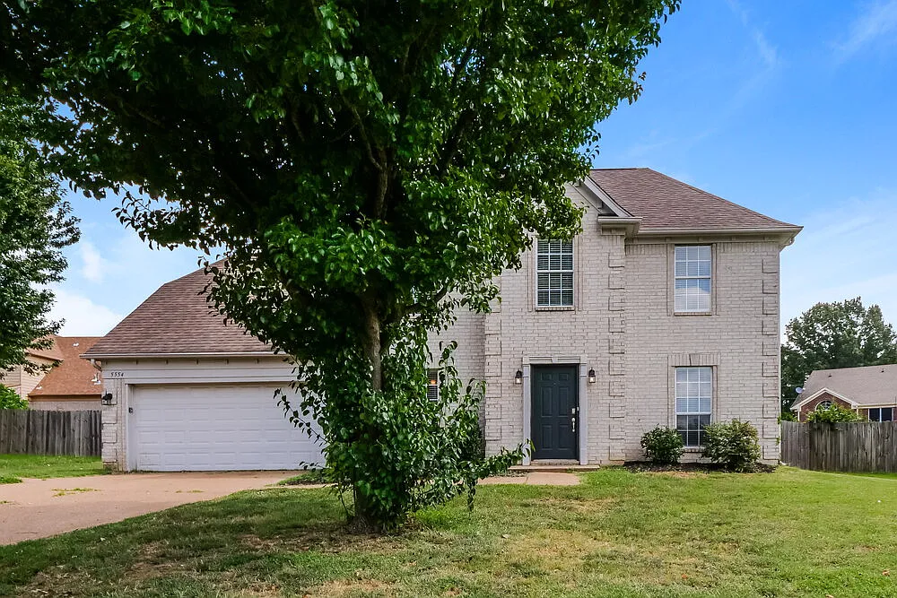 3 bed, 2.5 bath, 2222 sqft, $2,155 — Photo 1
