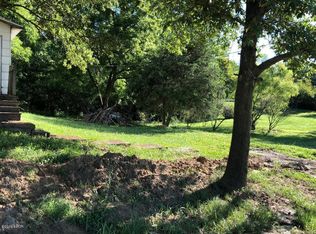 949 Bethel Rd, Sandoval, IL 62882