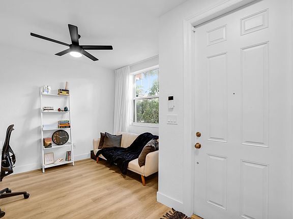 4th image of 410 Amador Lane #5