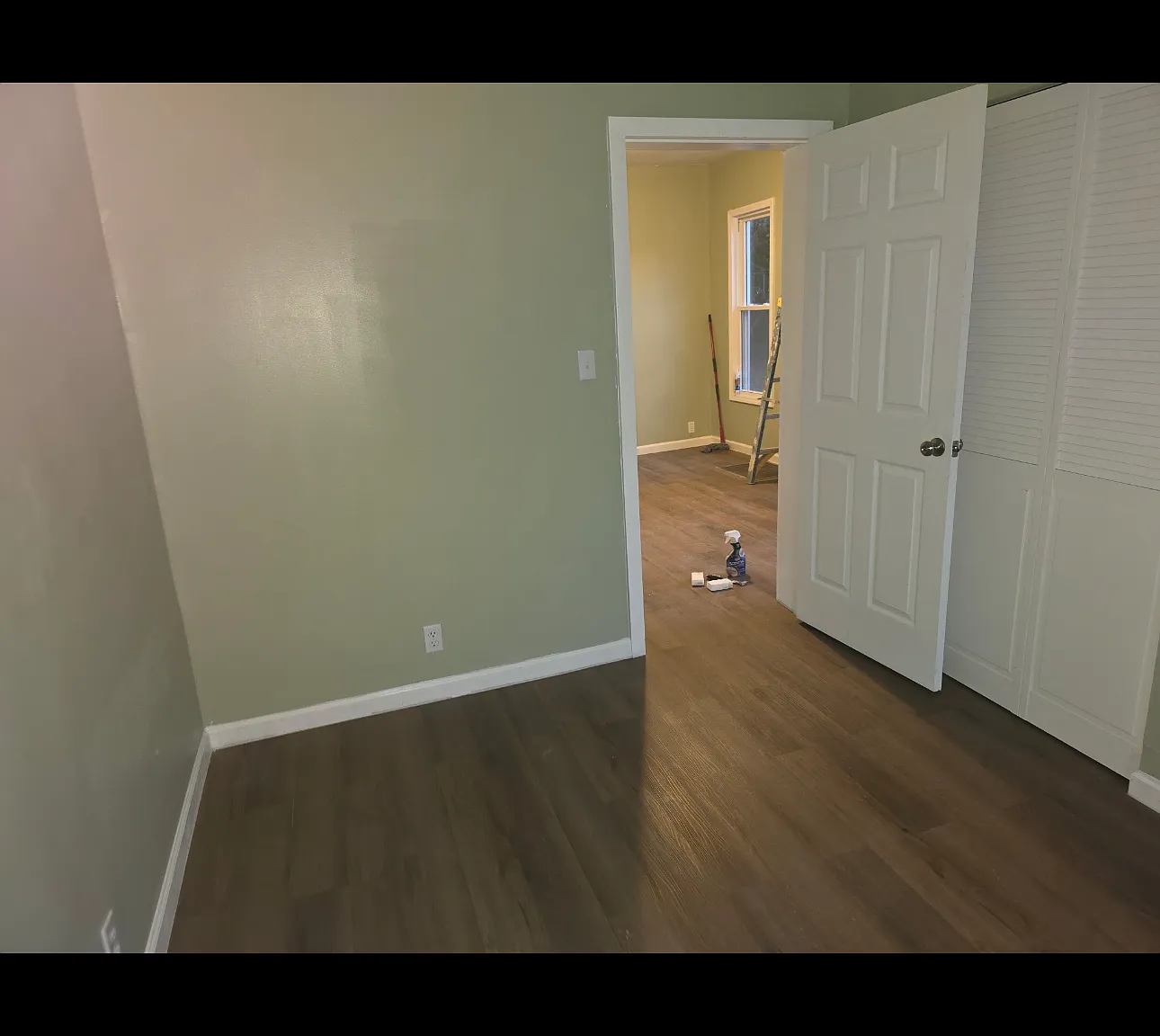 3 bed, 1100 sqft, $1,700 — Photo 4