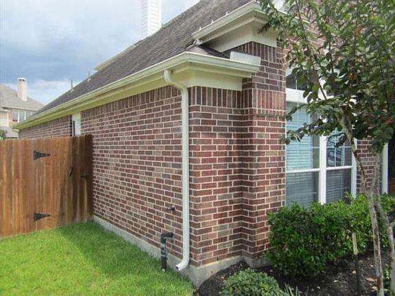 3rd image of 2601 Ravenlake Ct