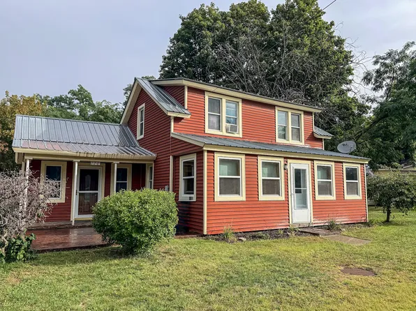 126 Pleasant St, Keeseville, NY 12944