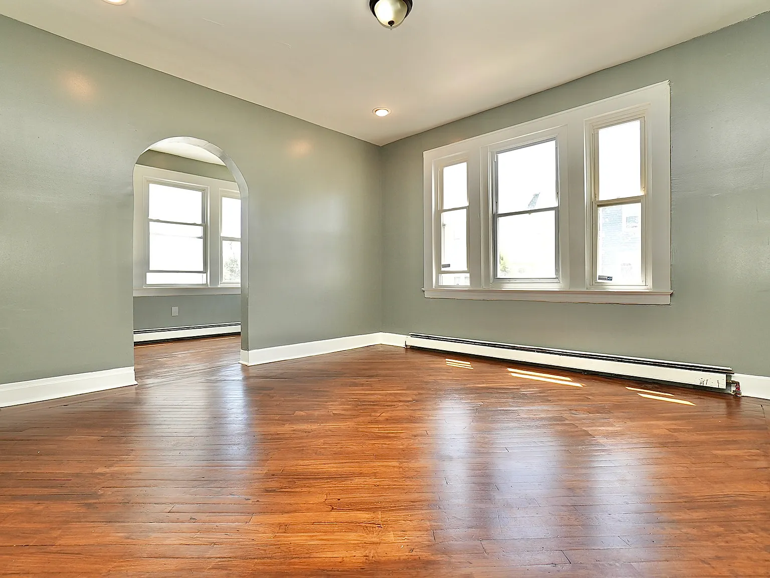 3 bed, $2,350 — Photo 3