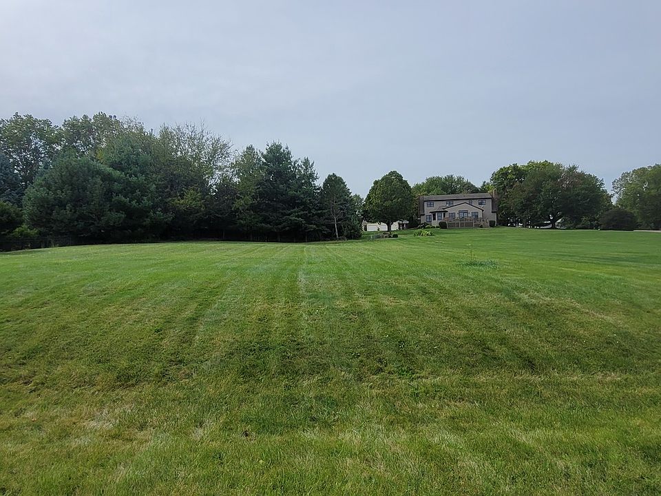 2nd image of 1725 Heritage Dr