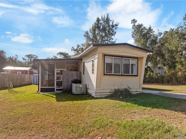 8108 E Emerald Ln, Floral City, FL 34436