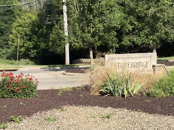 (undisclosed Address), Canfield, OH 44406