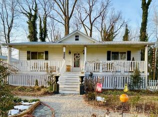 5952 Mahood Dr, Huntington, WV 25705