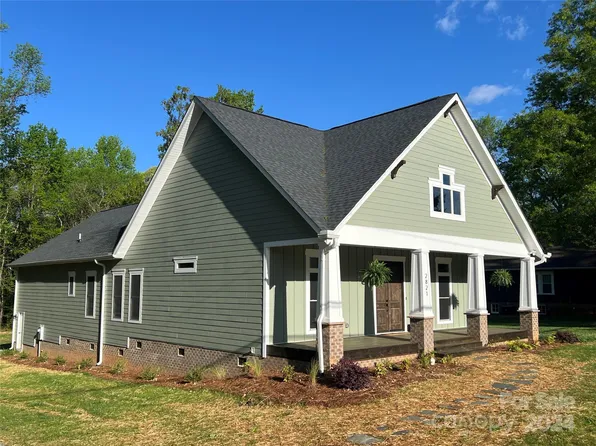 2821 Oakdale Rd, Charlotte, NC 28216